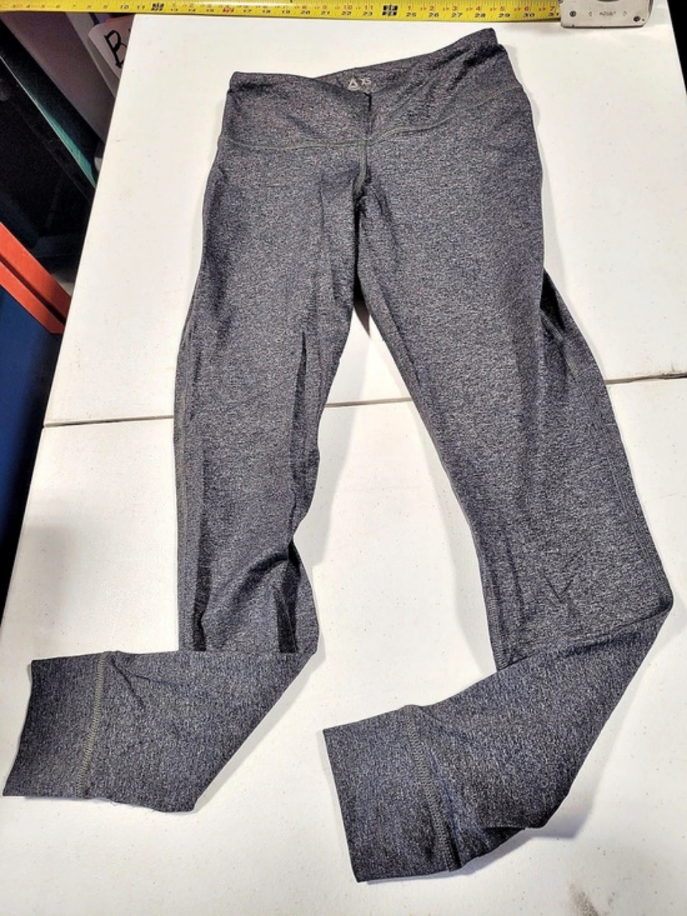 Reebok Women's Gray Athletic Leggings Size XS
